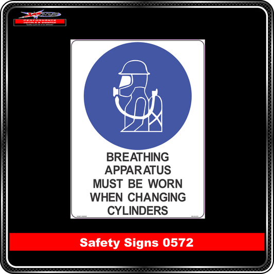 Mandatory Breathing Apparatus Must Be Worn When Changing Cylinders (Safety Sign 0572)